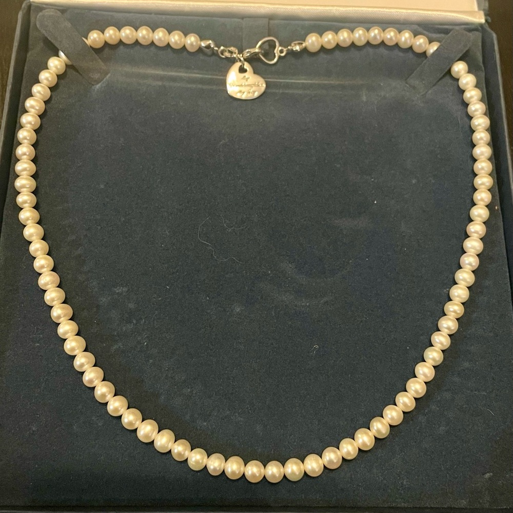 Bradford Exchange “Grandma’s Pearls of Wisdom” authentic pearl necklace